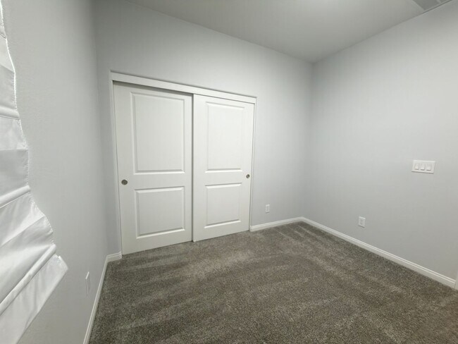Building Photo - 3618 Tondela Ln
