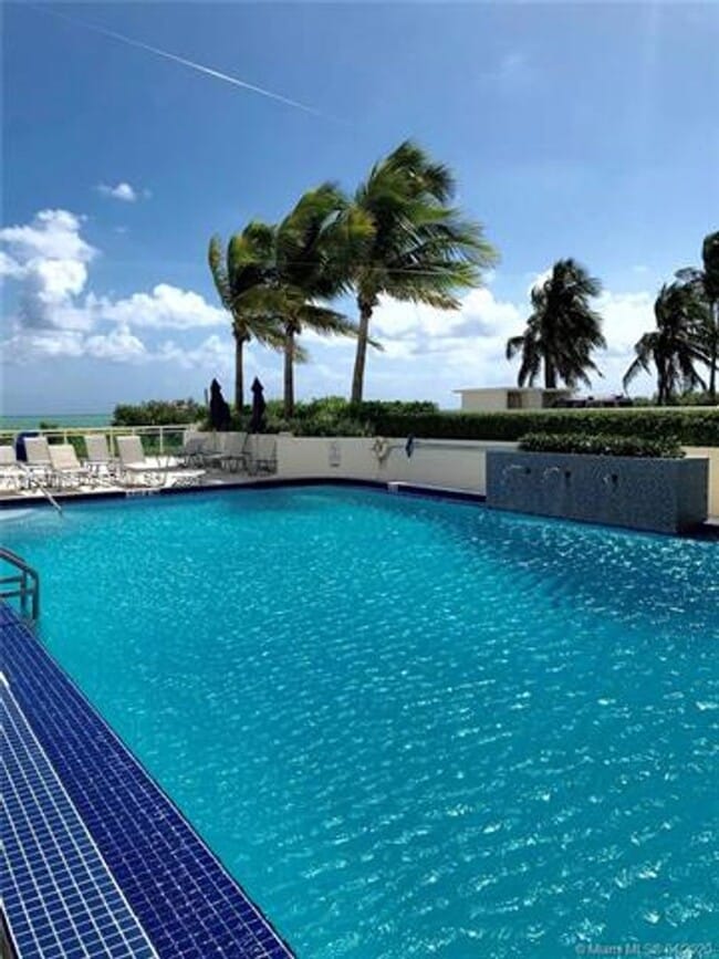 Building Photo - 6917 Collins Ave