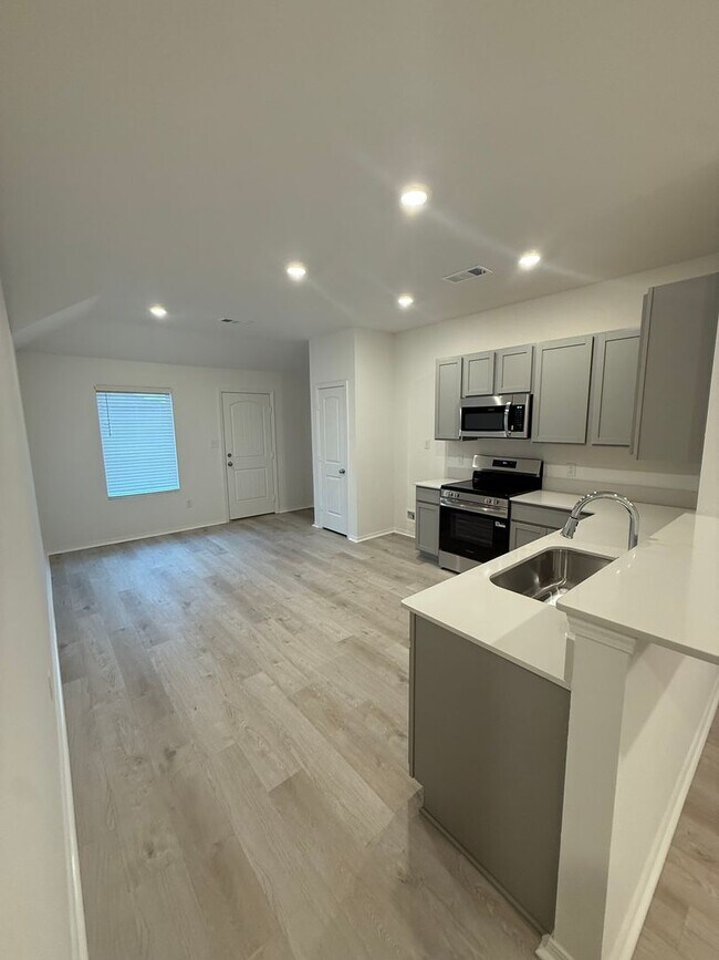 Building Photo - *Save $500!* BRAND NEW 4 Bed 2 Bath in Vilonia!