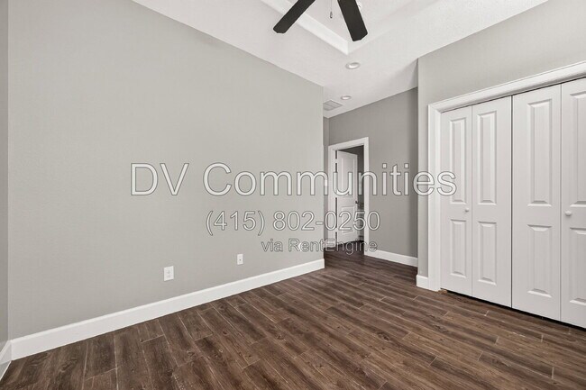 Building Photo - 1204 3rd St