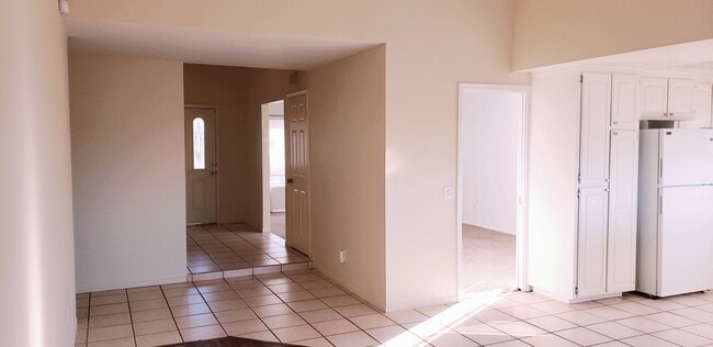 Building Photo - *DO NOT DISTURB TENANTS- 4 bedroom 2 bath home w/POOL!!