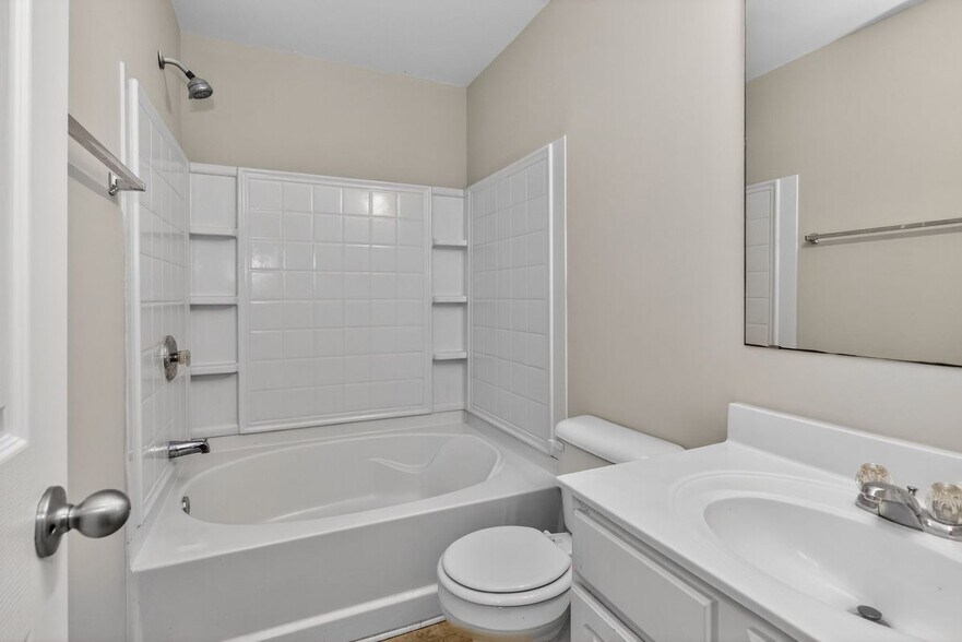 Building Photo - 837 Crestwell Cir