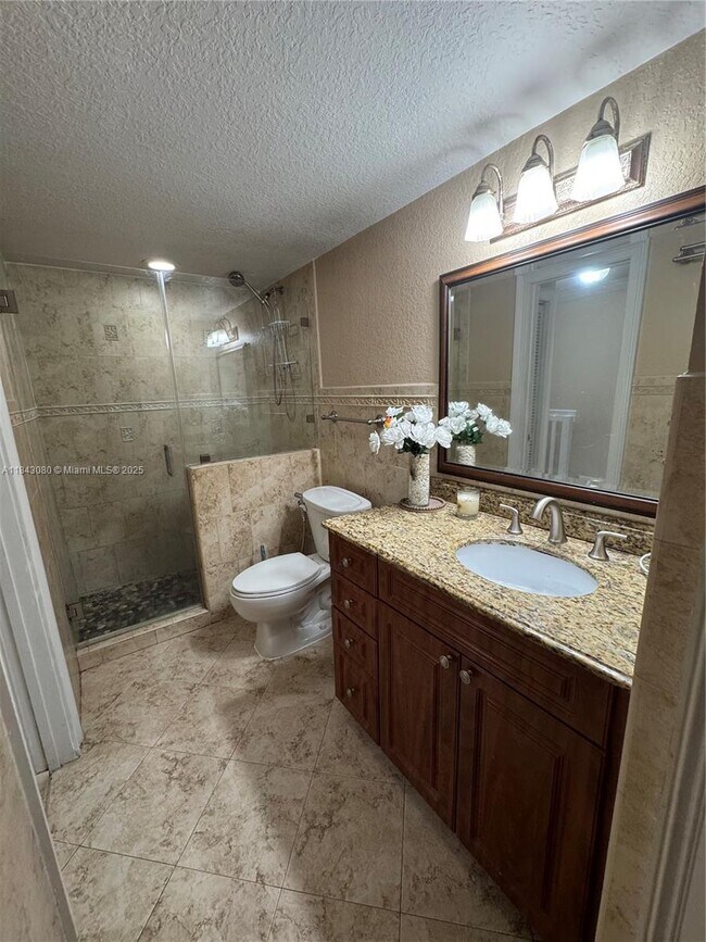 Building Photo - 2740 W 76th St