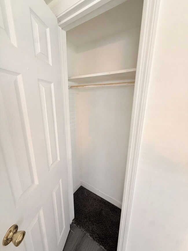 Building Photo - Charming, spacious 3-Bedroom Home in Central Columbia