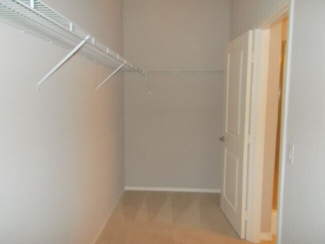 Building Photo - Spacious 3-Bed, 2-Bath Home in Prime Las Vegas Location