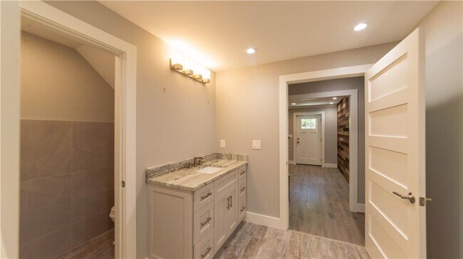 Building Photo - 3935 Briaridge Cir