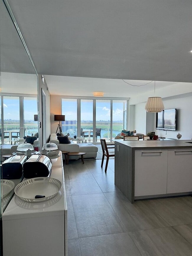 Building Photo - 400 Sunny Isles Blvd