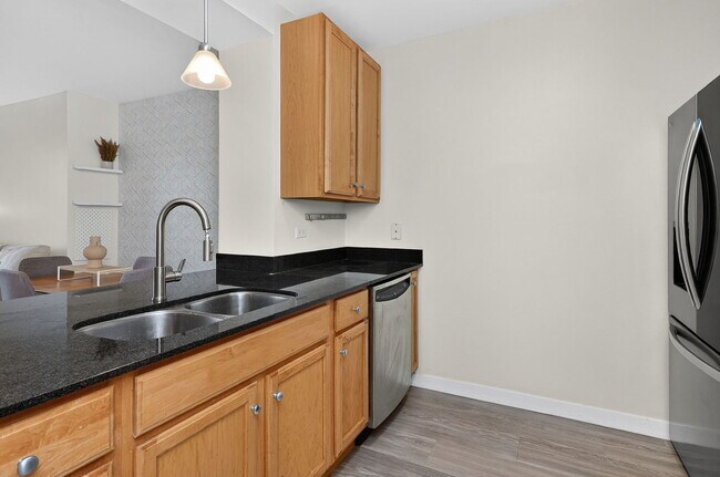 Building Photo - 1160 S Michigan Ave