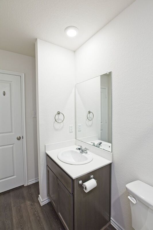 Building Photo - 1111 Emerald Gate Dr