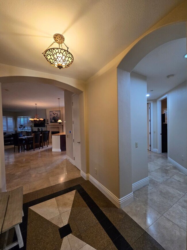 Building Photo - An Amazing Furnished 3 Bedroom Condo at La...