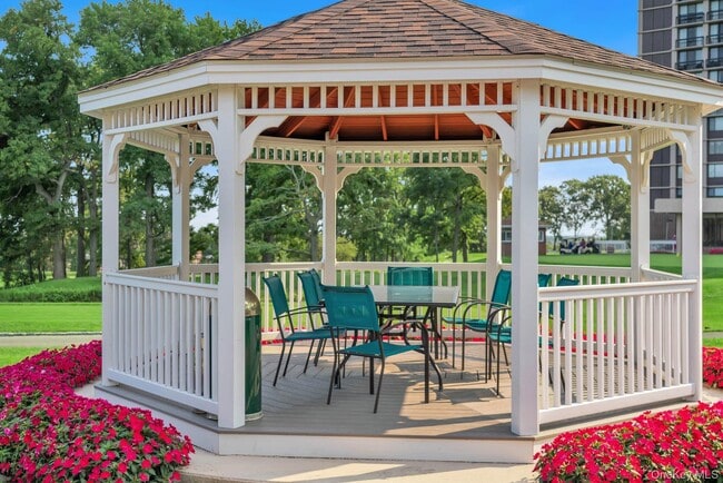 Building Photo - 269-10 Grand Central Pkwy