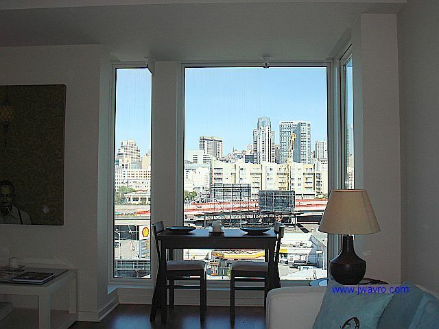 Building Photo - 555 4th St