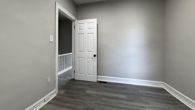 Building Photo - Move-In Ready 3BR Philly Rowhome with Modern Finishes