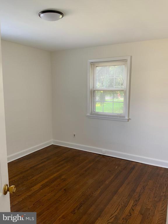 Building Photo - 4410 Woodfield Rd