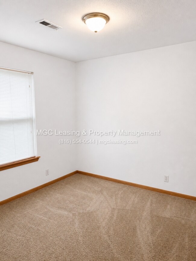 Building Photo - Peaceful Ranch Duplex in Pleasant Hill, MO