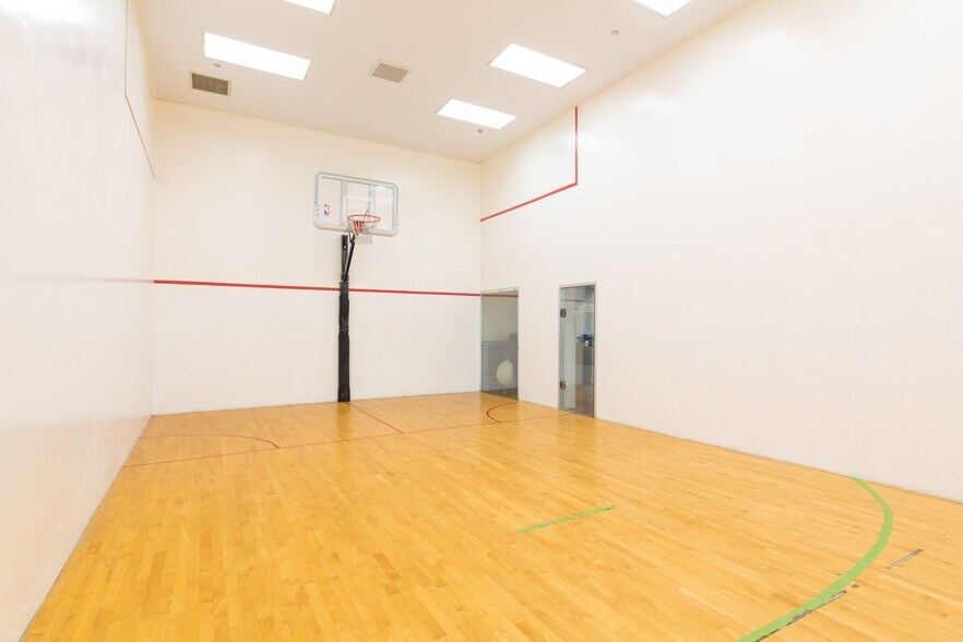 Building Photo - 1212 Nuuanu Ave