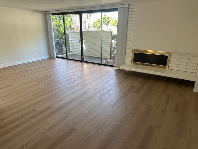 Building Photo - 7700 Pso Del Rey