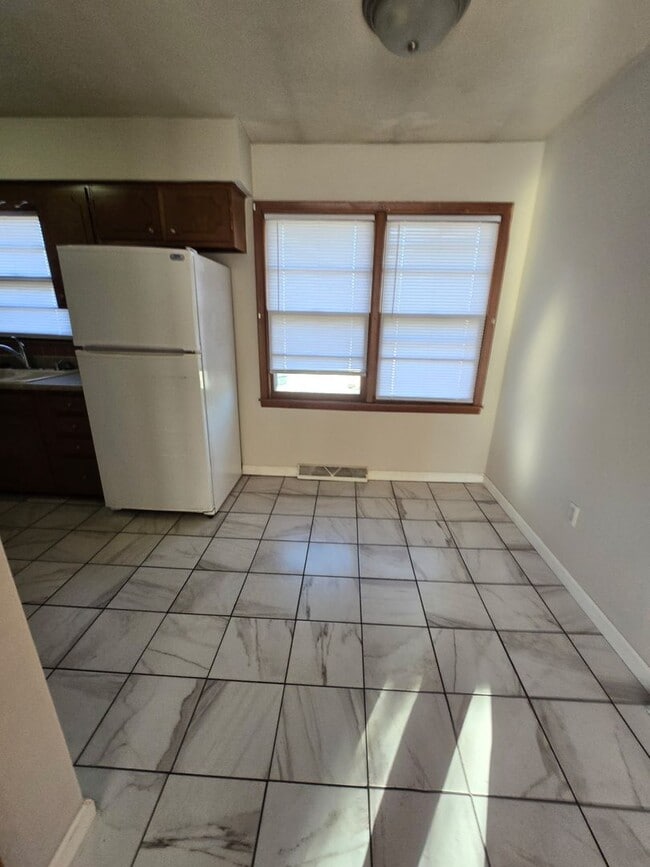 Building Photo - 2505 Andy Dr