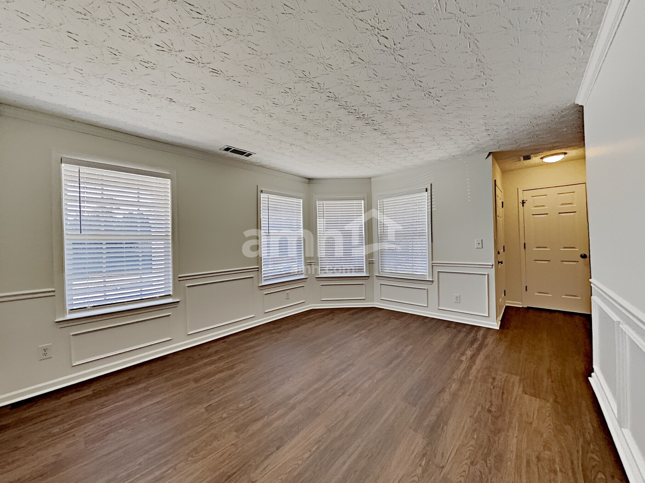 Building Photo - 1959 Johns Pl Ct NE