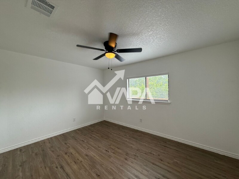 Building Photo - 4455 Sherwood Way