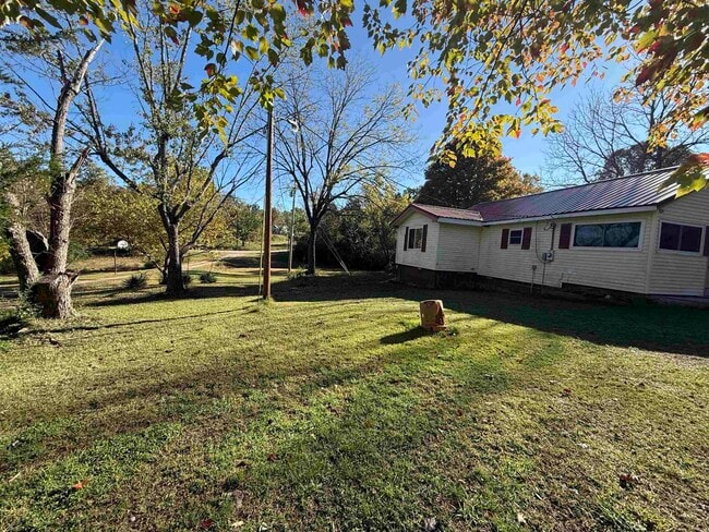 Building Photo - 122 Helm Rd