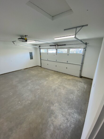 Building Photo - 325 N Wynoochee Dr SW