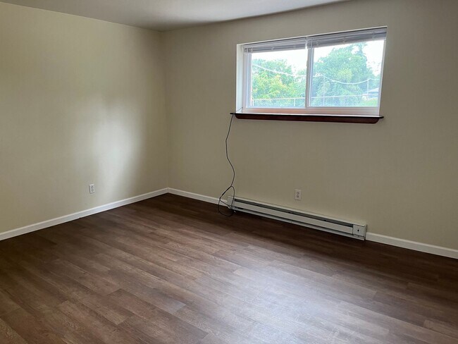 Building Photo - 410 W Mather St