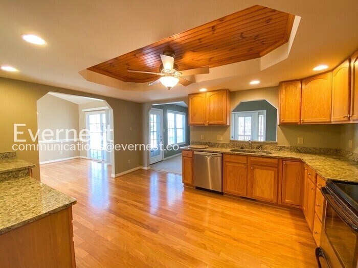 Building Photo - 103 Winchester Ln