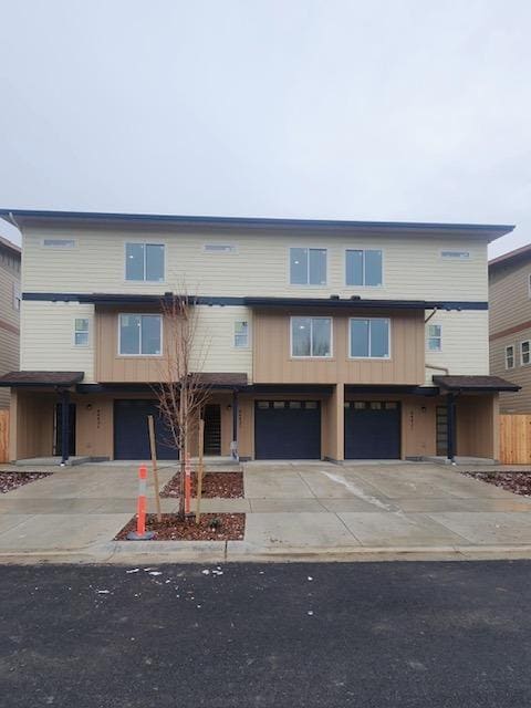 Building Photo - 4431 Deveraux Pl