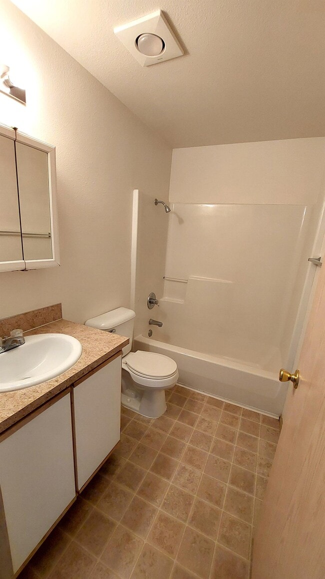 Building Photo - 160 N 7th St