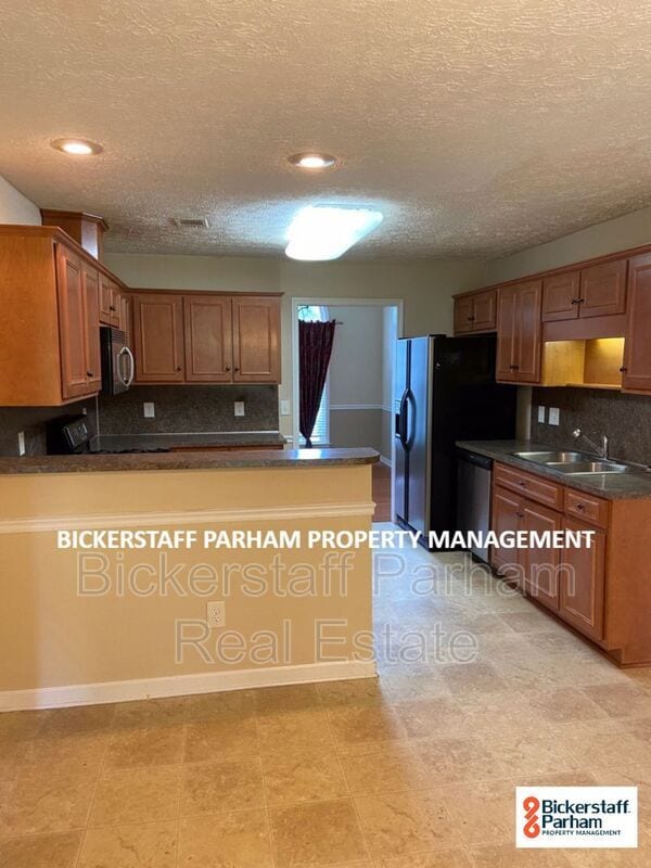 Building Photo - 1070 Watervalley Dr