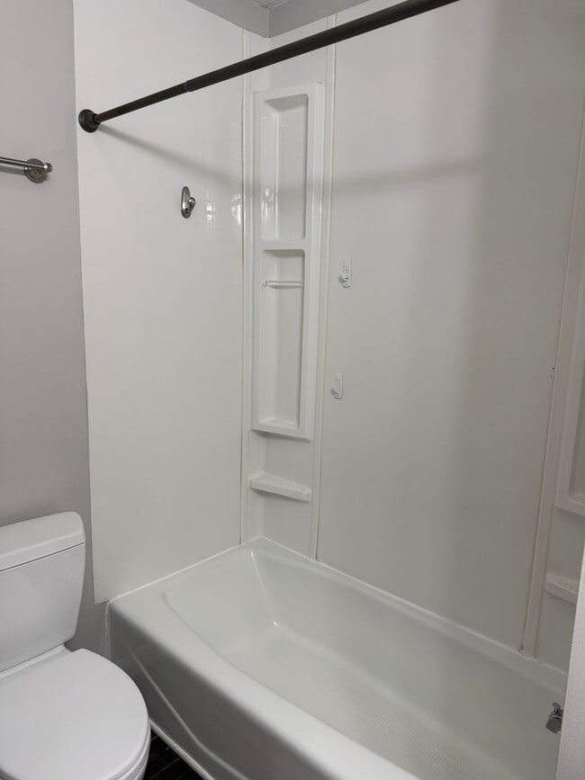 Building Photo - West Columbia