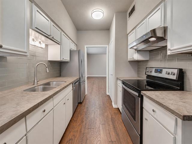Building Photo - 4349 Bellaire Dr S