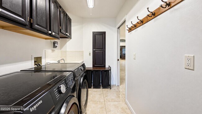 Building Photo - 353 Kilmarnock Pl