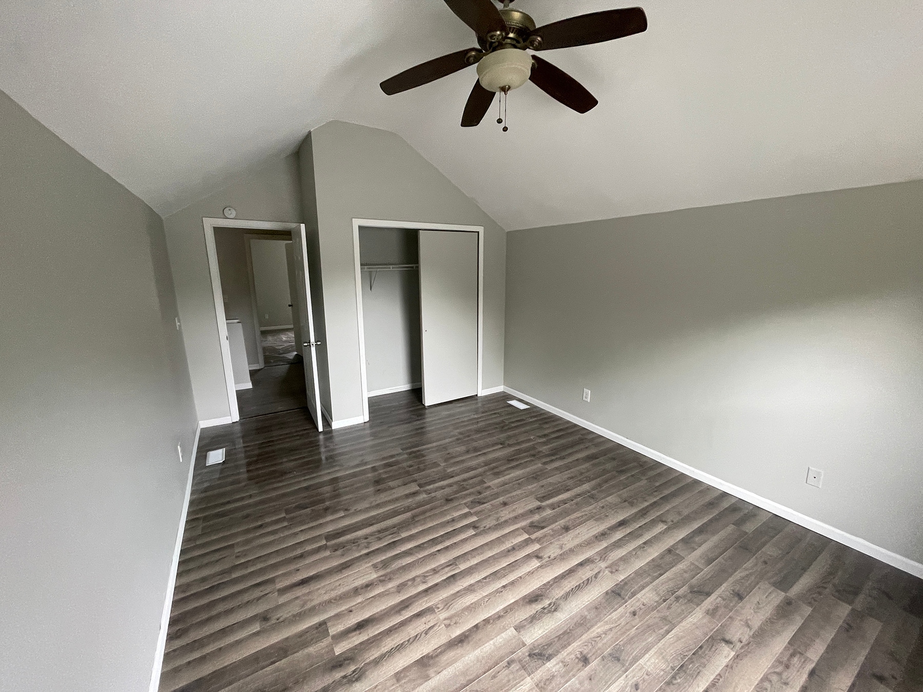 Primary Upstairs bedroom - 504 Arrowhead Dr