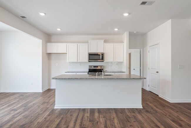 Building Photo - 104 Greystone Way