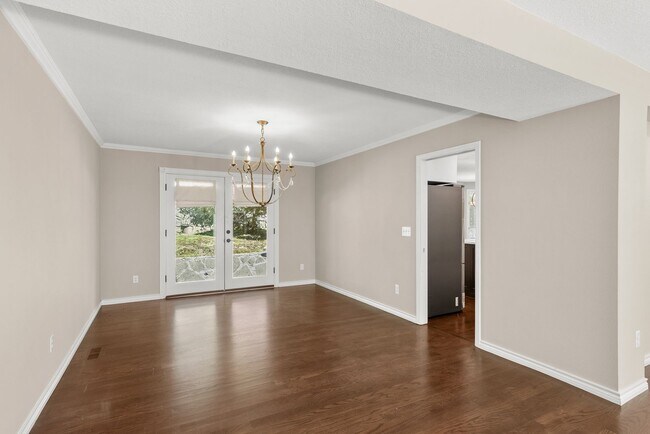 Building Photo - Welcome to your dream home in the picturesque Westridge neighborhood