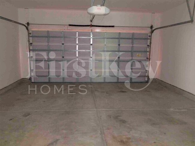 Building Photo - 8019 Bushy Creek Dr