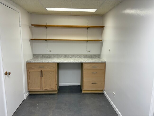 Building Photo - 23025 Bussey Dr