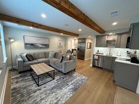Building Photo - 2144 Kodiak Dr NE