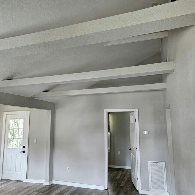 Building Photo - 1549 S Prospect Ave
