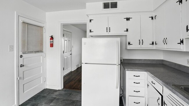 Building Photo - 3608 Jackson St