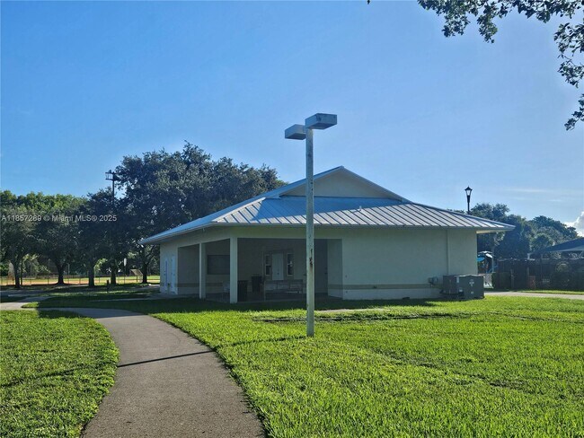 Building Photo - 960 Monticello Ave