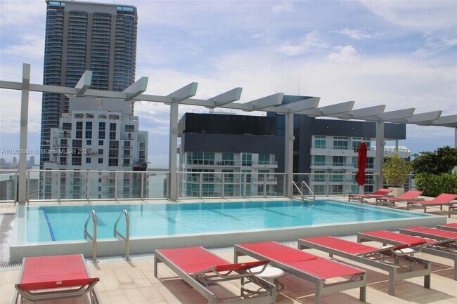 Building Photo - 1100S S Miami Ave