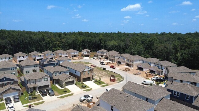 Building Photo - 7757 Bergamot Cir