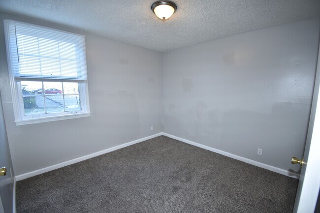 Building Photo - 103 Bennett Dr