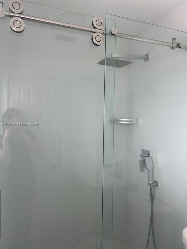 Building Photo - 2750 Palm Ave