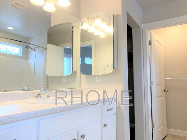 Building Photo - 14257 South Side Hill Ln