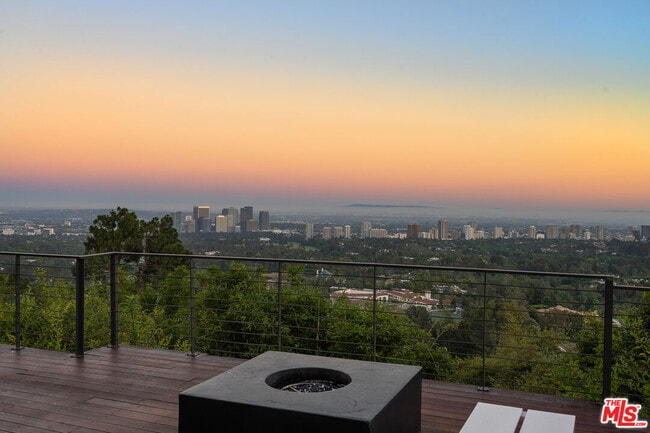 Building Photo - 10134 Angelo View Dr