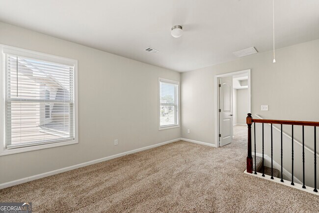Building Photo - 2411 Oakleaf Cir